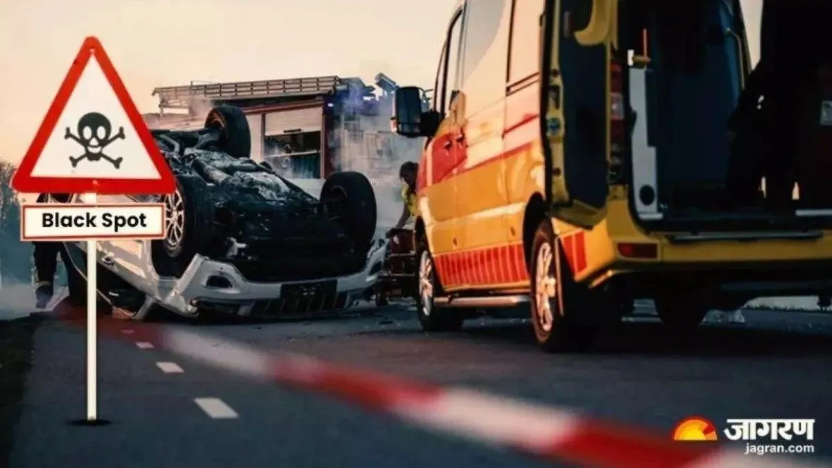 Speeding Car Overturns After Hitting Divider In Muzaffarnagar, One Dead; Four Injured