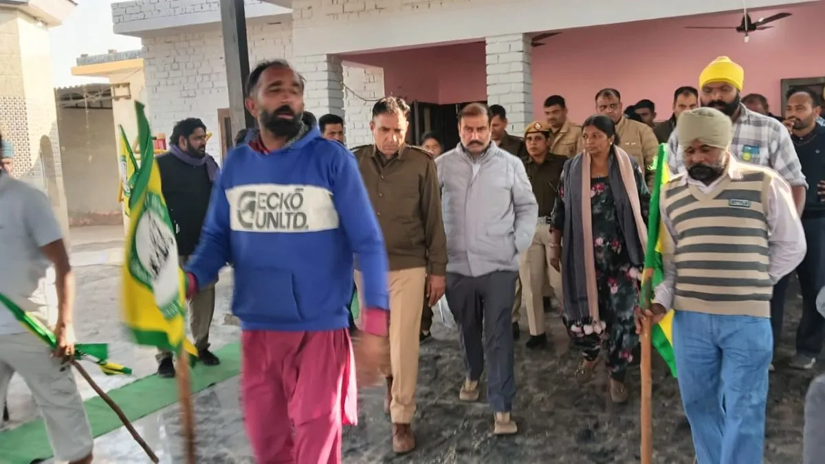 Fatehabad: Farmers Protest Against The Order To Auction Land, Naib Tehsildar Held Hostage For One And A Half Hour; Case Registered Against 14