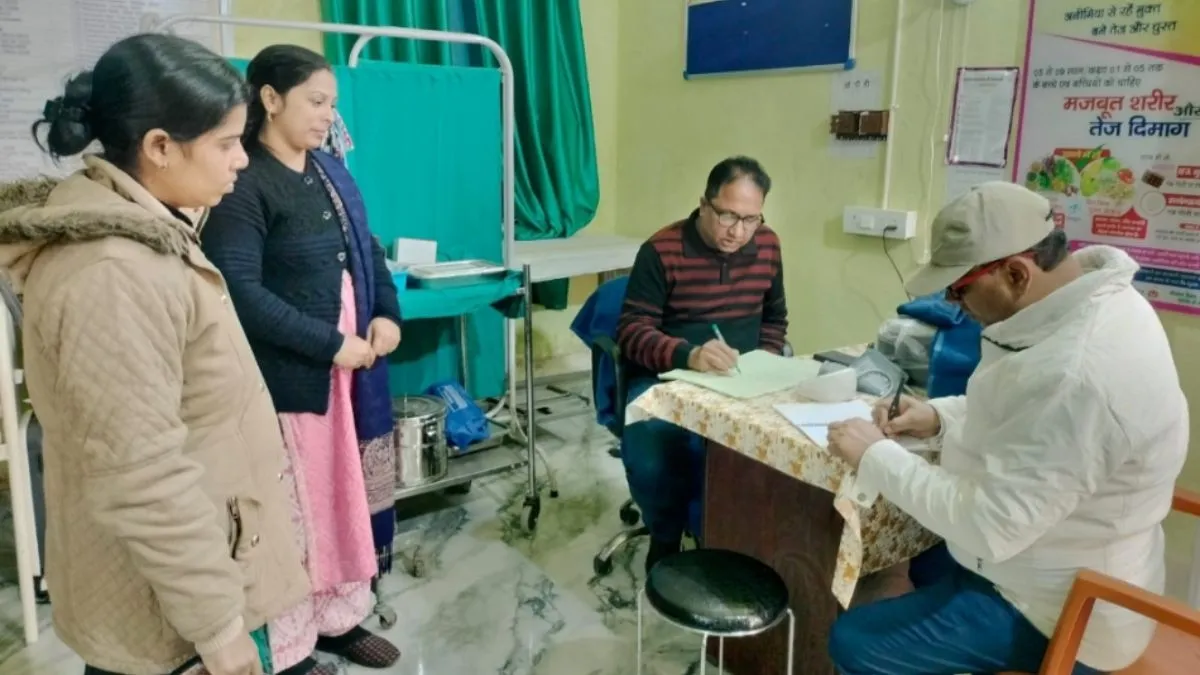 Medical Officer Conducted Surprise Inspection Of Health Centers In Darbhanga; Doctor-ANM Absent, Health Center Also Found Closed