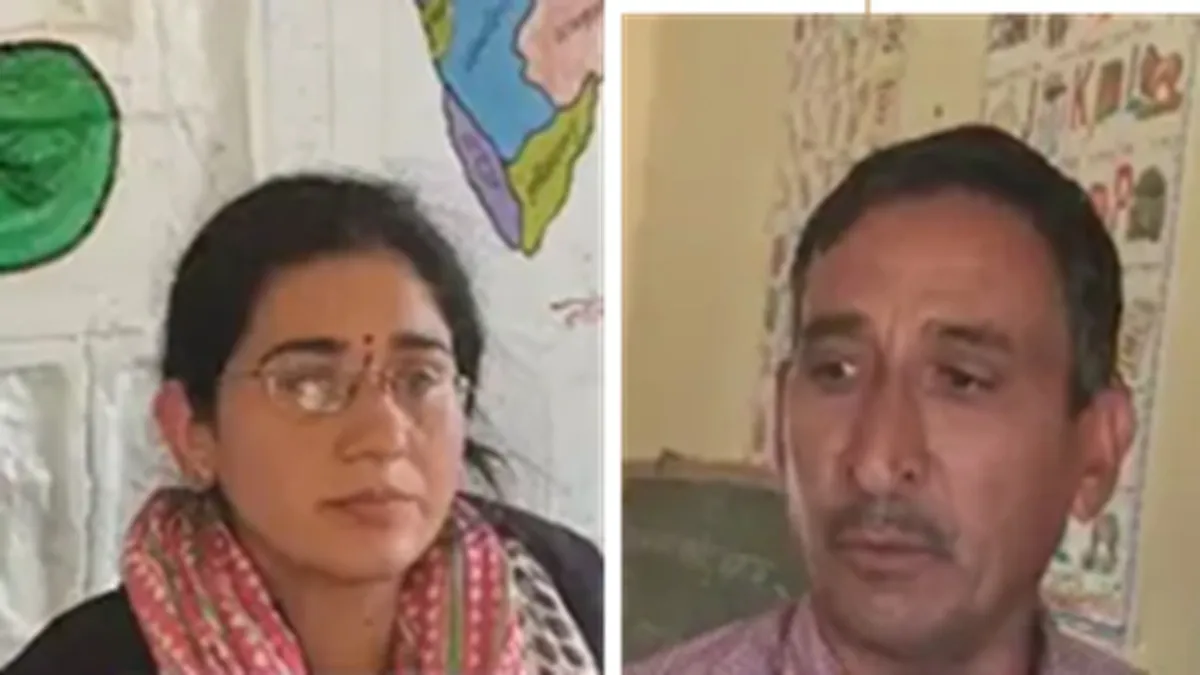 In Rajasthan, A Female Teacher Slapped The Headmaster In The Class, She Was Angry With Him For Stopping Her Transfer.