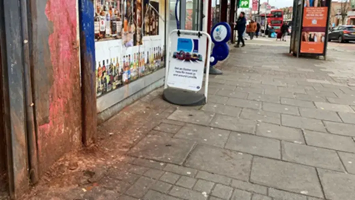 Administration Troubled By People Spitting After Eating Paan In London, Demands Immediate Ban On Sale