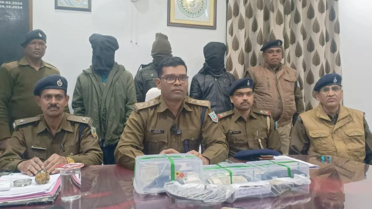 Three Criminals Arrested With Illegal Weapons In Chaibasa, Conspiracy To Commit A Major Crime Foiled; Robbery Confession