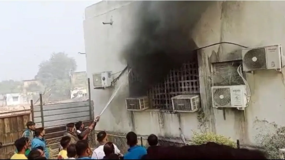 Fire Broke Out In OT Of Sanjay Gandhi Hospital In Rewa, Newborn Died, Chaos Created.