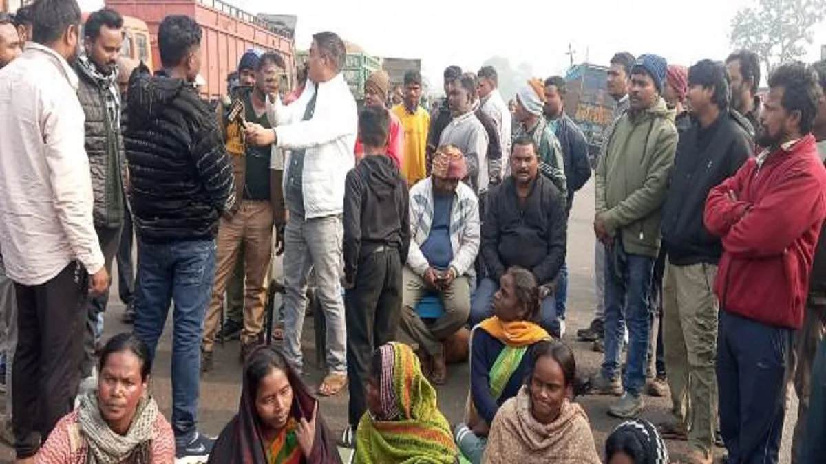 Ramgarh Elephants Rampage, Broke The Door And Entered The House, Lifted The Woman Out By The Trunk, Killed Four By Beating Her, Road Jam For Seven Hours